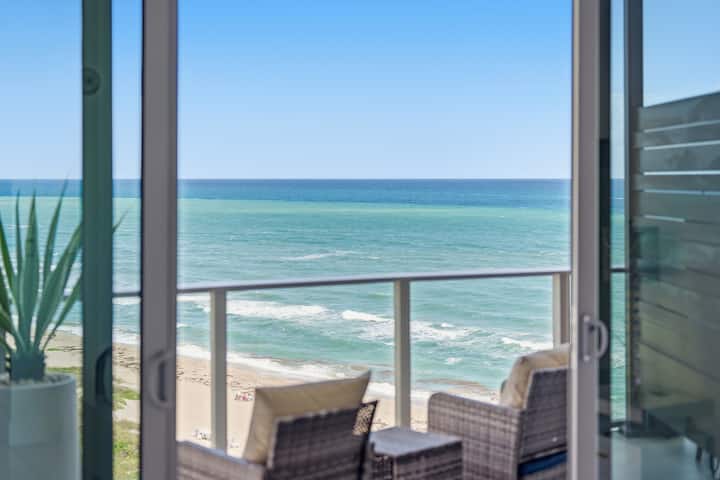 Balcony lounge seating facing the ocean